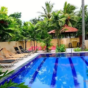 Hotel Maple Village By Travel Corners