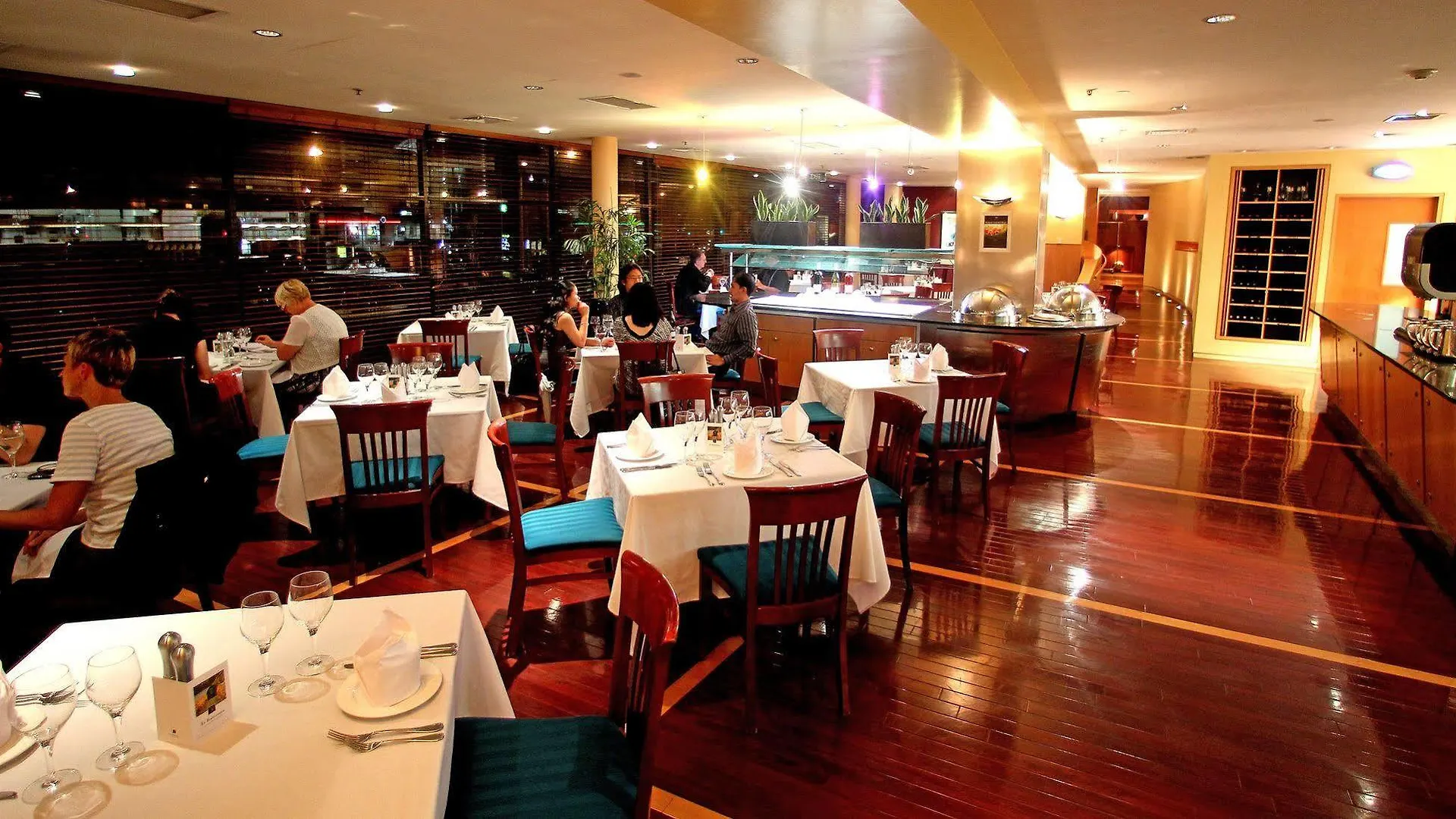 Amora Hotel Wellington 4*,