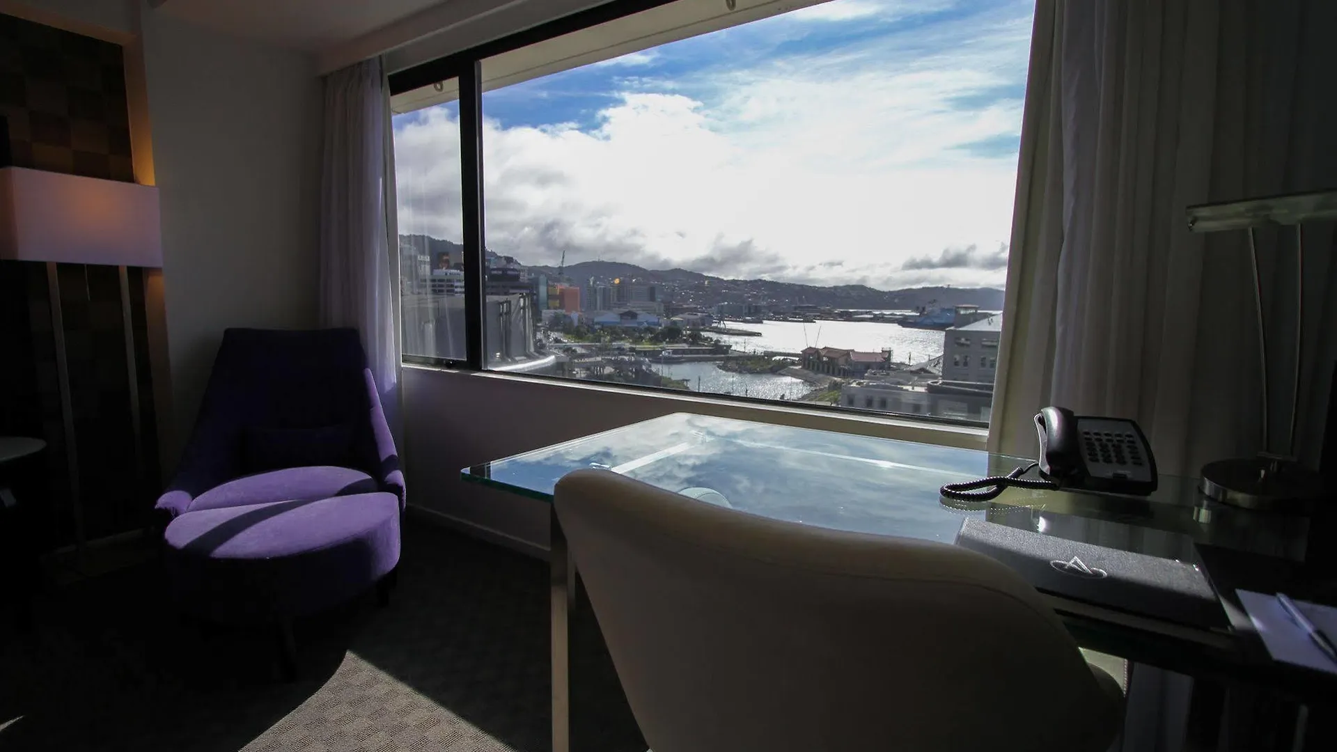 Amora Hotel Wellington 4*,