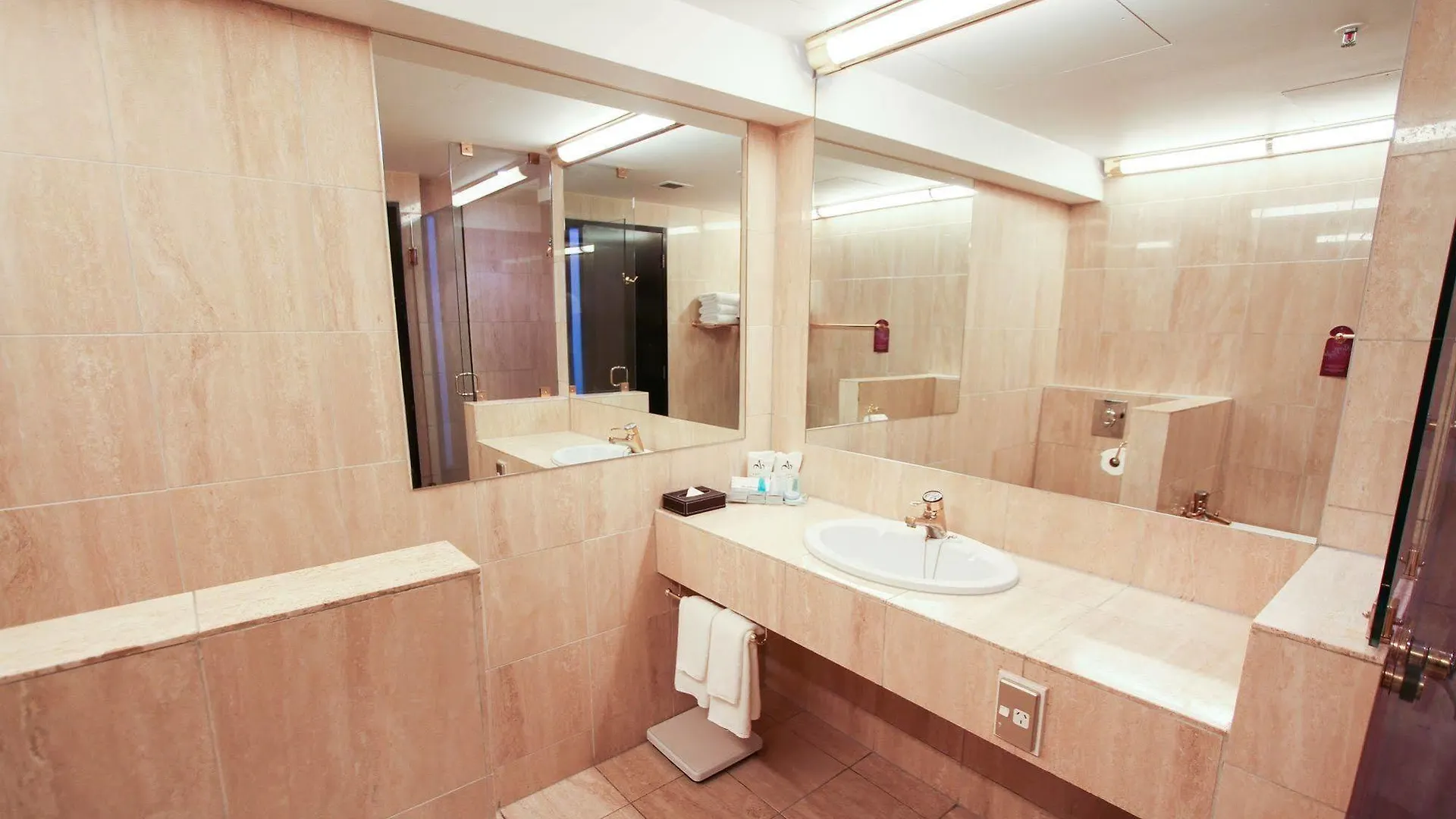 Amora Hotel Wellington